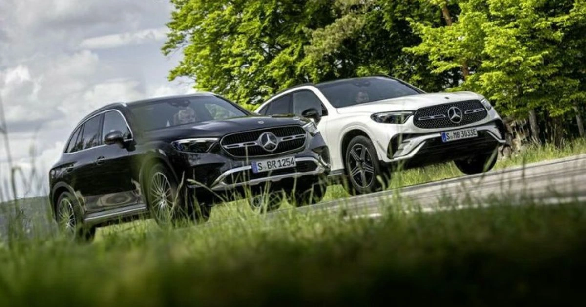 Mercedes-AMG GLA 35 vs GLA 45 S