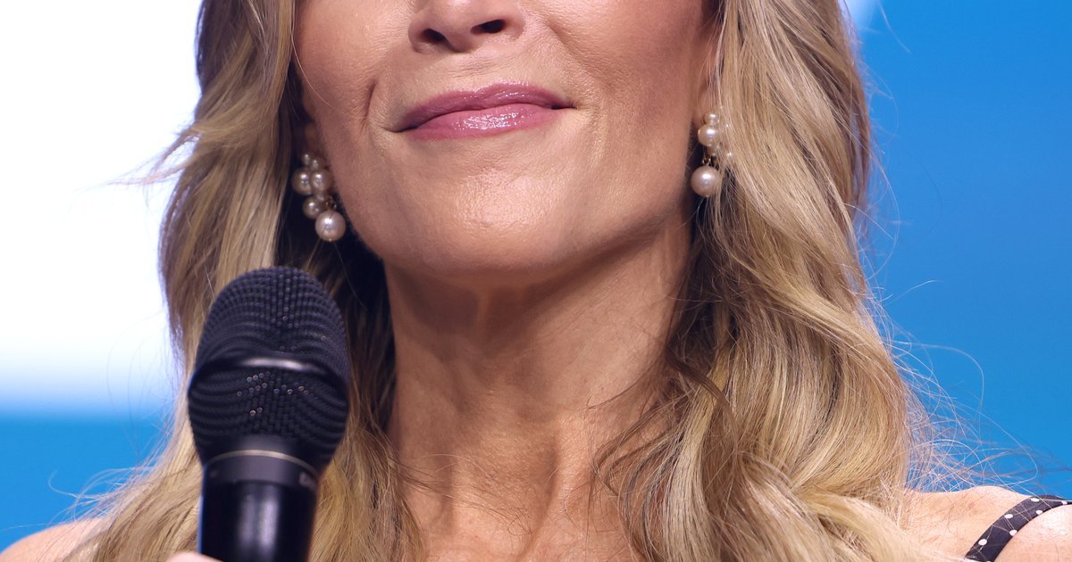 Portrait photograph of American journalist and media personality Megyn Kelly