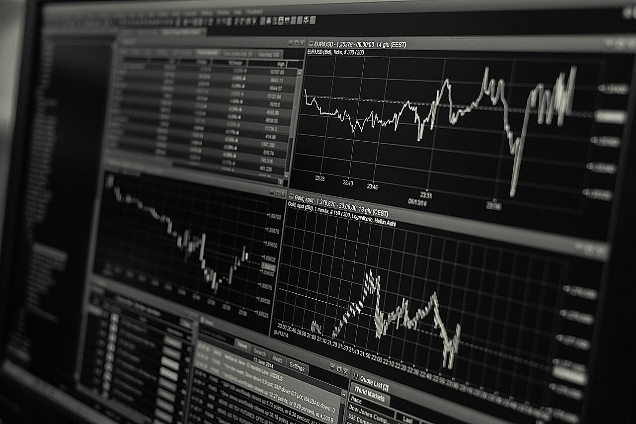 AMG Stock News: Aston Martin Lagonda, Mercedes-AMG Parent Stocks and Investor Coverage Explained